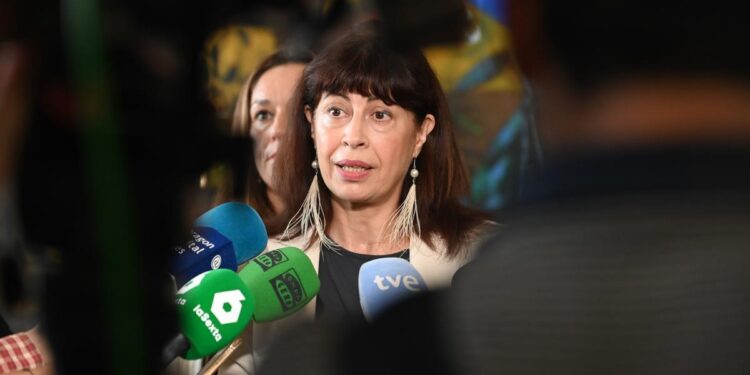 Ana Redondo respalda a Sumar y afirma que ‘está haciendo los deberes’ en el caso Errejón