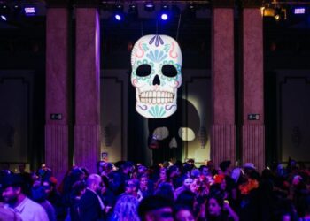 Qué hacer en Madrid: ‘Noche de muertos’ en el Círculo, la pintura geométrica de Peter Halley, la ‘resurrección’ de Big Star, taller de música electrónica para niños…