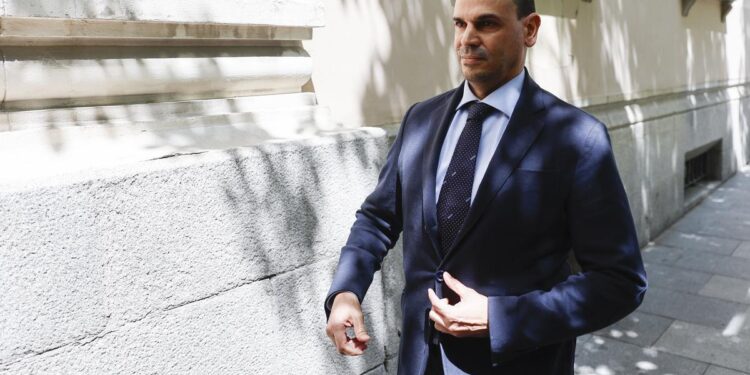 El Supremo rechaza las querellas contra la ministra de Hacienda porque no reveló datos reservados de la pareja de Ayuso