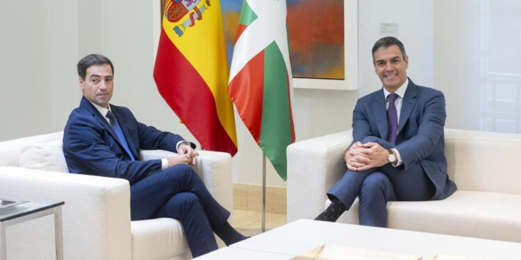 Sánchez y Pradales liderarán el 6 de noviembre la comisión para acelerar transferencias