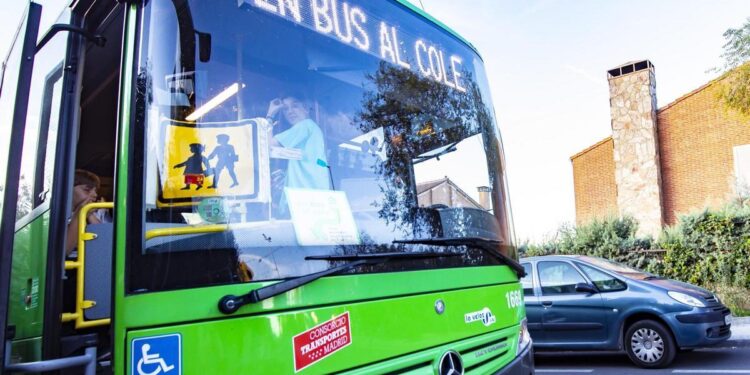 Aviso a las familias madrileñas: servicios mínimos el lunes en las rutas escolares por la huelga de autobuses
