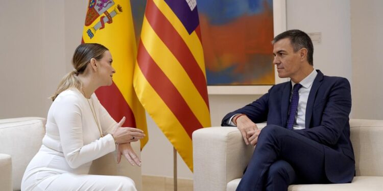 Prohens y Guardiola defienden la ‘oportunidad’ de reunirse con Sánchez ante la ausencia de Ayuso