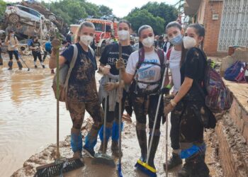 La ‘generación de cristal’ demuestra que es de hierro tras la DANA: ‘No podíamos quedarnos en casa’