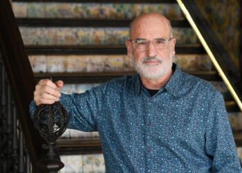 No, Fernando Aramburu no ha muerto: EFE se disculpa por el error