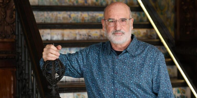 No, Fernando Aramburu no ha muerto: EFE se disculpa por el error