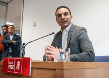 Ferraz tendrá que esperar a descabalgar a Lobato en primarias porque el cambio de estatutos de Sánchez lo blinda