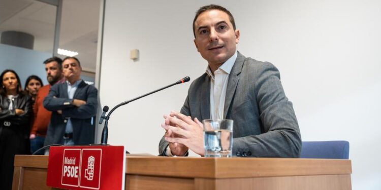 Ferraz tendrá que esperar a descabalgar a Lobato en primarias porque el cambio de estatutos de Sánchez lo blinda