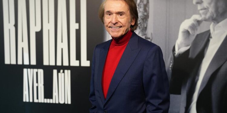 Raphael: ‘Hoy tienes un éxito y al año siguiente nadie se acuerda de ti’