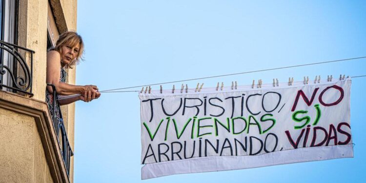 Málaga, Valencia, Sevilla y al menos otras ocho ciudades tienen más plazas en viviendas turísticas que en hoteles