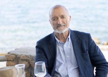 ‘La isla de la mujer dormida’, de Arturo Pérez-Reverte: mar, guerra y amor