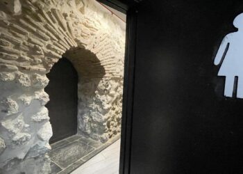 El tesoro del siglo XII que esconden los baños de un Foster’s Hollywood en Madrid: ‘Necesita una intervención urgente’