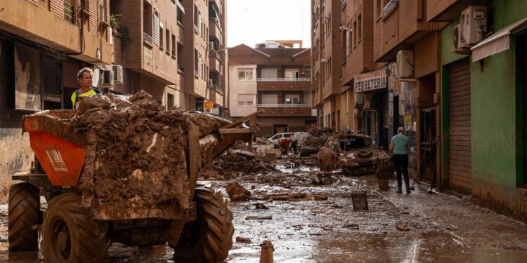 Así se gestó Som València, la masiva respuesta solidaria de la música española a la catástrofe de la DANA