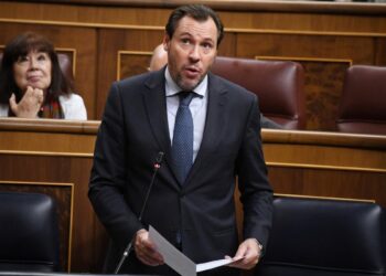 Puente acusa a Mazón de dejadez para reconstruir carreteras: “Llevo 15 días esperando el listado”