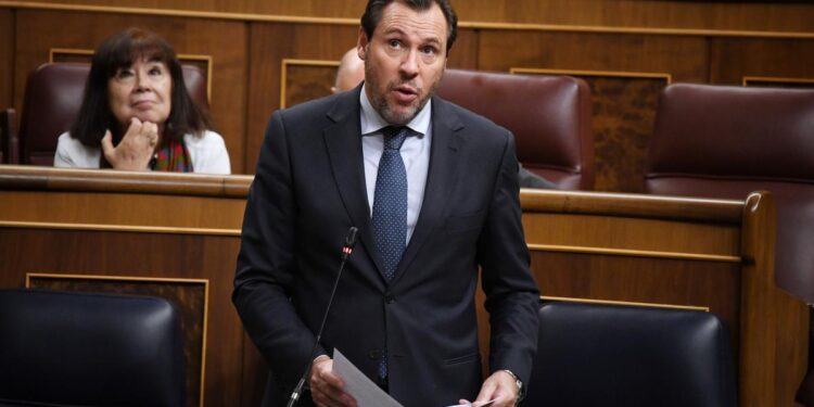 Puente acusa a Mazón de dejadez para reconstruir carreteras: “Llevo 15 días esperando el listado”