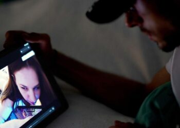 Crece la disfunción eréctil entre jóvenes debido a la irrealidad del porno, las drogas y el miedo a fallar en el sexo casual