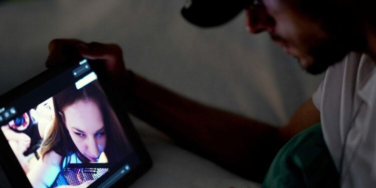 Crece la disfunción eréctil entre jóvenes debido a la irrealidad del porno, las drogas y el miedo a fallar en el sexo casual