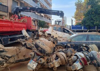 Afectados por la DANA en La Torre: ‘Necesitamos una nevera, colchones, algo para cocinar… Es que no tenemos nada’