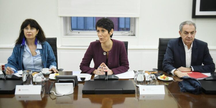 El Gobierno estudia cómo extender el permiso por nacimiento hasta las 26 semanas en familias monoparentales