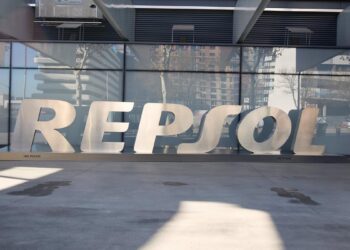 Repsol afirma que reactivará sus inversiones en España tras decaer el impuesto a las energéticas
