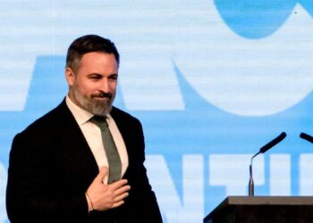 Abascal alimenta su perfil más internacional en pleno auge mundial de la extrema derecha