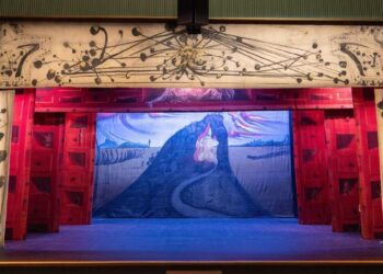 ‘El Dalí más grande del mundo’, un telón diseñado para un ‘ballet paranoico’, se adueña del Círculo de Bellas Artes