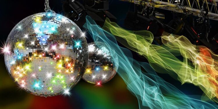 Despide el año bailando música en directo, en familia y en horario infantil