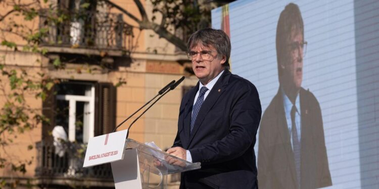 Admitida a trámite la querella de Hazte Oír contra tres mossos por la fuga de Puigdemont