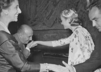 El libro que analiza a Franco a través de la prensa rosa