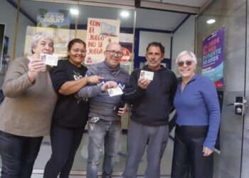 Lluvia de 11,5 millones de euros en Chella y Valencia con el quinto premio del 72853