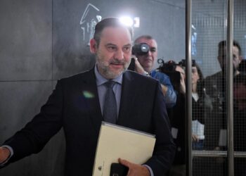 Puente ve ‘endebles’ las pruebas contra Ábalos sobre licitación de obra pública y apunta a los contratos de mascarillas