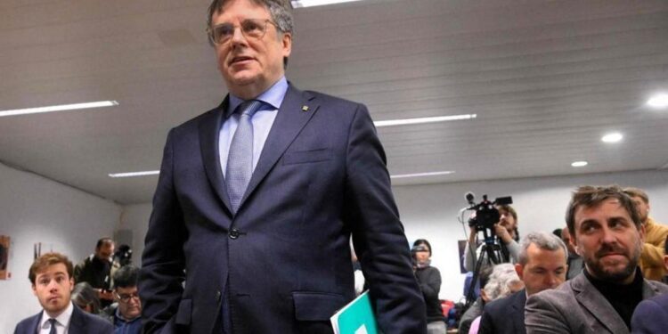 Puigdemont avisa a Sánchez de que no le renovará ‘la confianza’ si persiste en ‘la estrategia de hundir’ Cataluña