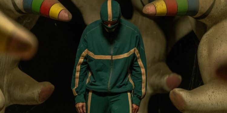 ‘1992’, o cuando el terror lo ponen un Curro asesino y la ‘cultura del pelotazo’