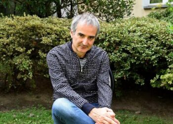 Olivier Assayas: ‘La pandemia acabó siendo el símbolo de un fracaso colectivo’