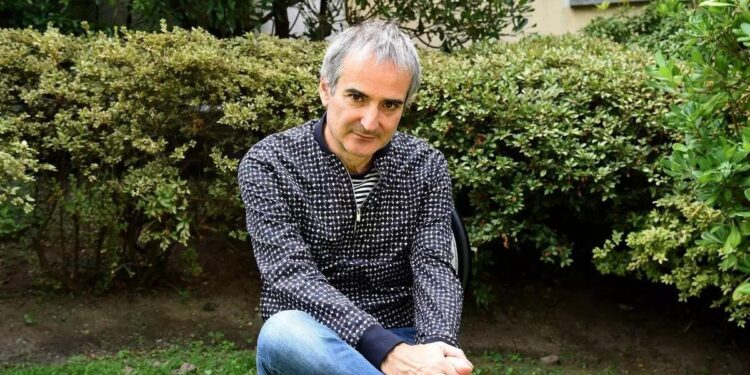 Olivier Assayas: ‘La pandemia acabó siendo el símbolo de un fracaso colectivo’