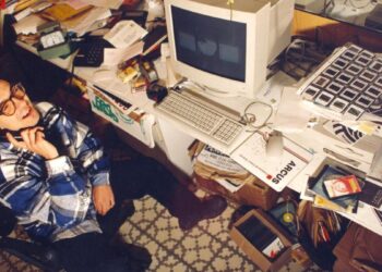 35 años del sello BCore: una gesta punk resumida en 300 carteles, octavillas y entradas de conciertos