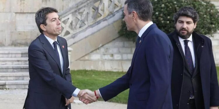 Mazón envía una carta a Sánchez alertando de la ‘urgencia’ del FLA extraordinario