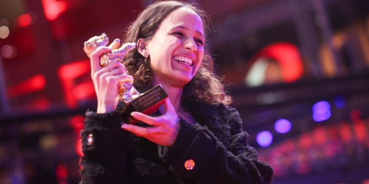 Mati Diop, una cineasta para despertar conciencias: ‘Francia y Europa siguen siendo colonialistas’