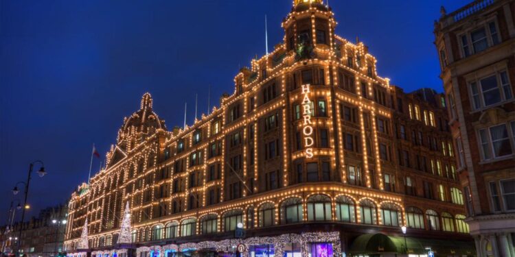 Los trabajadores de los almacenes de lujo Harrods de Londres inician una huelga de tres días en plena campaña navideña