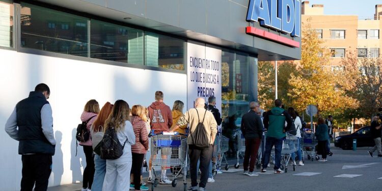 ¿Qué supermercados abren en Nochebuena? Apertura y cierre de Mercadona, Lidl, Carrefour, Aldi…