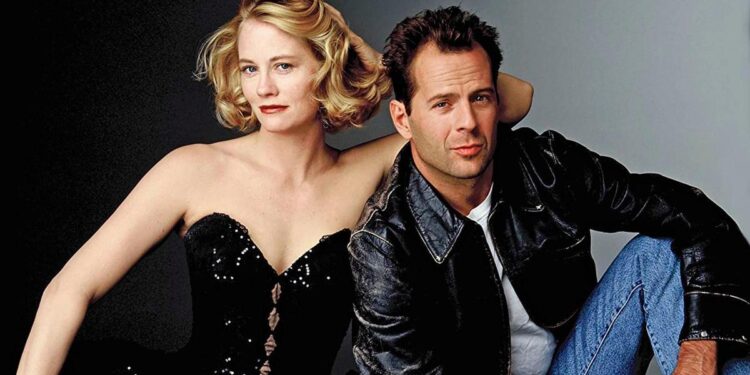 Por qué ‘Luz de luna’ está de moda 39 años después de catapultar a Bruce Willis: la agencia de detectives reabre en España