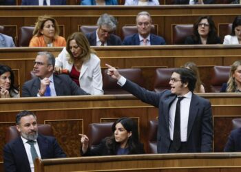 El aislamiento en el Congreso y la actitud de Vox hacen al PP tomar conciencia: ‘El único camino es crecer lo máximo solos’