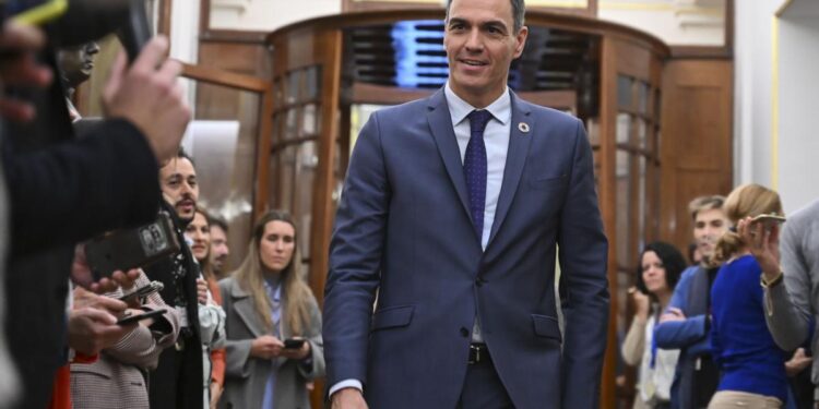 Sánchez promete más recursos, más coordinación y ‘dar la batalla en el terreno de los valores’ contra la violencia de género