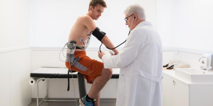 Educación en hábitos saludables y control médico: pilares de la prevención cardiovascular