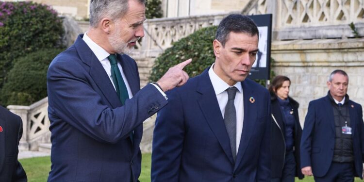 PSOE y PP persisten en los reproches mutuos a pesar del aviso del Rey e imposibilitan pactos de Estado