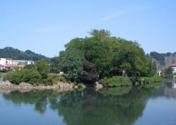 Islas que cambian de soberanía cada seis meses y parques donde puedes matar sin castigo: las historias que esconden los mapas