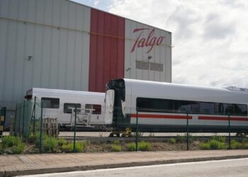 Talgo repunta casi un 2% impulsada en Bolsa por el interés de Polonia e India y tras decaer el escudo antiopas