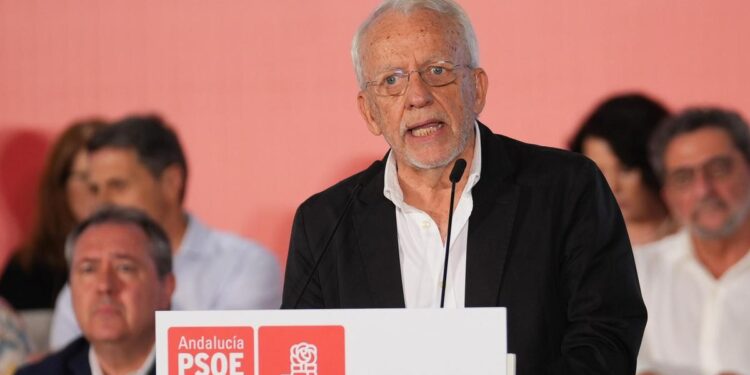 El presidente del PSOE-A tacha a Susana Díaz de ‘predicadora’ en la ‘fachosfera mediática’