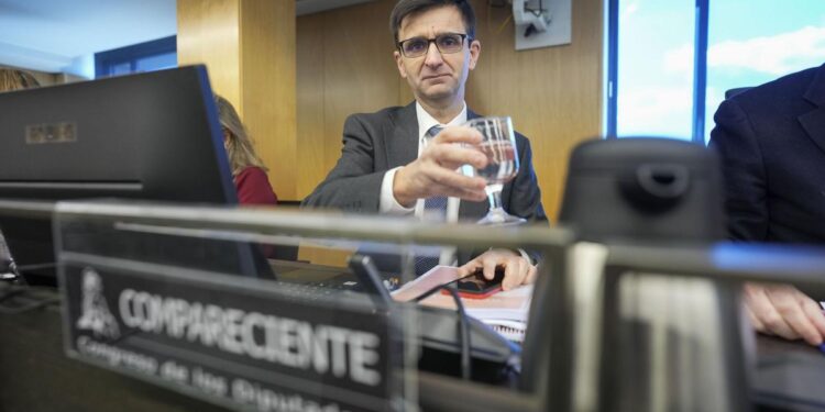 José Pablo López ajusta el cinturón a RTVE: reduce un 15% los puestos directivos, rebaja salarios y limita las dietas