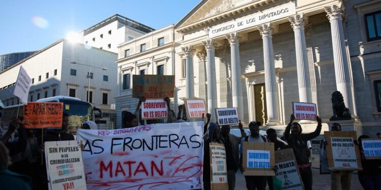 Regularización Ya afirma que el Gobierno dejará a miles de personas vulnerables al margen de la reforma migratoria