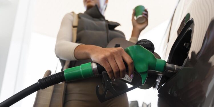 Importante bajada en el precio de los carburantes: últimas actualizaciones hoy, martes 28 de enero